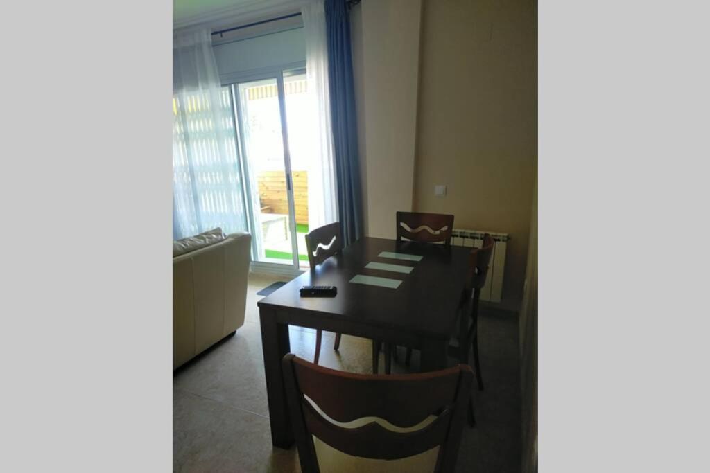 Apartamento Para 5 Personas Frente Al Mar Con Piscina Y Parking Cubelles Exterior foto