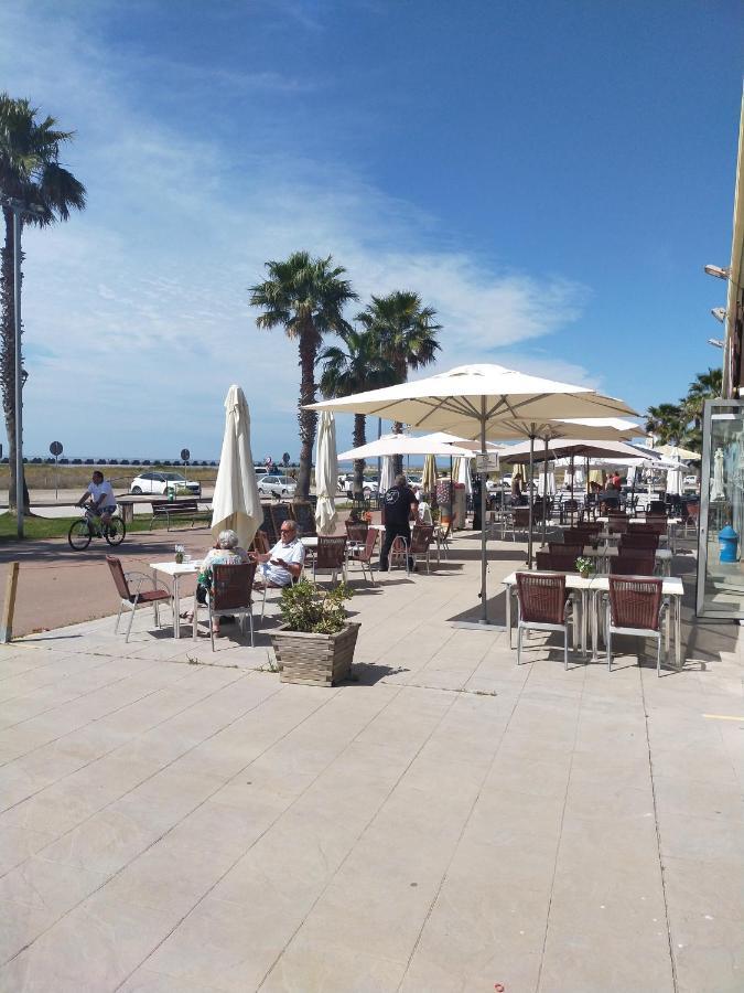 Apartamento Para 5 Personas Frente Al Mar Con Piscina Y Parking Cubelles Exterior foto